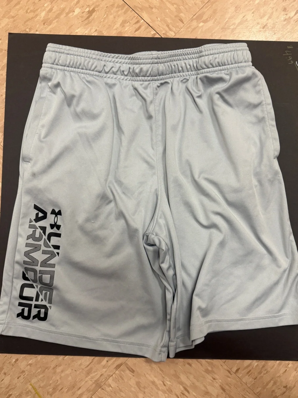 4 boys Under Armour shorts bundle